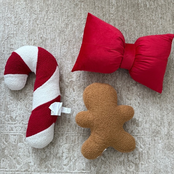 Christmas Pillows: Gingerbread, Candy Cane, & Bow - Picture 5 of 5